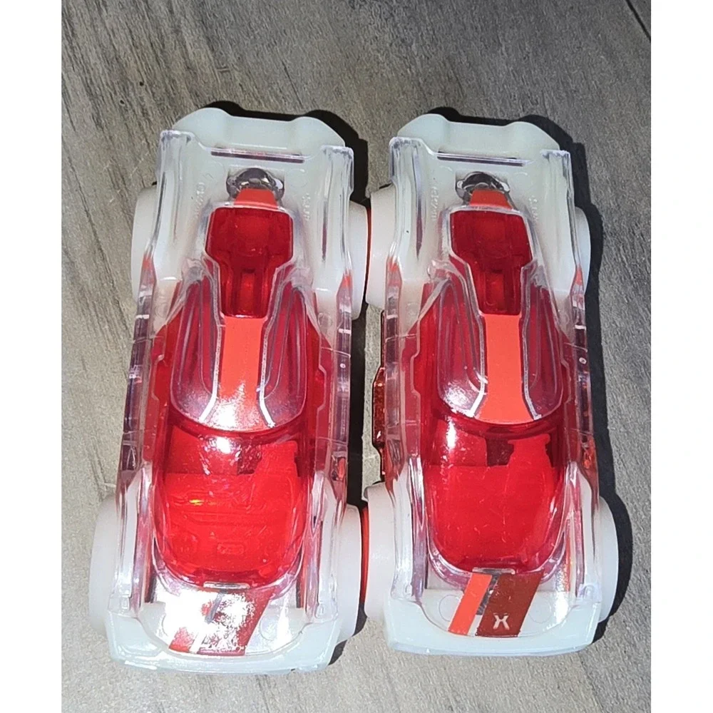 Cosmic Coupe Glow in Dark 2020 Hot Wheels White/Red 1:64 Diecast play toy Car